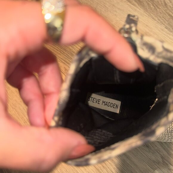 Steve Madden - Elory Snake Skin Printed Fabric Booties - Picture 4 of 7